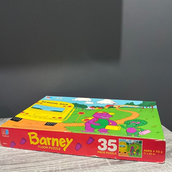 Vintage | Barney: School Bus Stop Scene (1993) - 35 Piece Jumbo Floor Puzzle - Picture 5 of 16